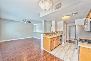 Photo #3: 2416792 Listing 