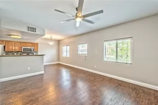 Photo #4: 2416792 Listing 