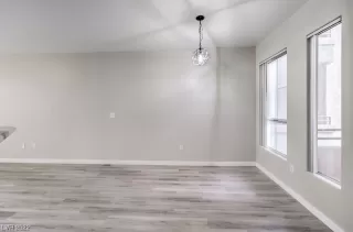 Photo #6: 2416831 Listing