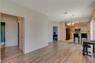 Photo #3: 2416832 Listing
