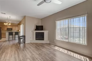 Photo #4: 2416832 Listing