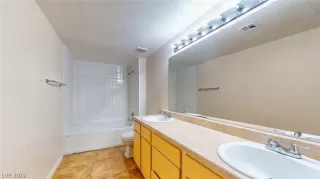 Photo #4: 2416877 Listing