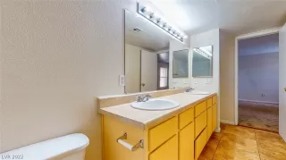 Photo #6: 2416877 Listing