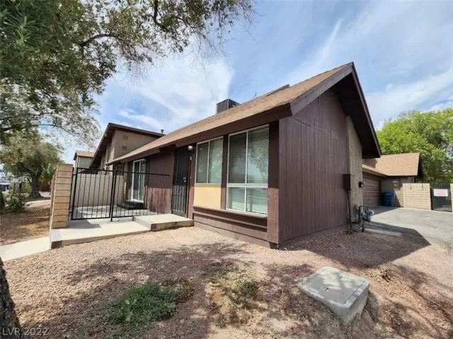 MLS: 2416905 Condo For Sale