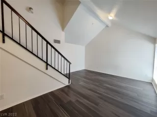 Photo #6: 2416905 Listing 