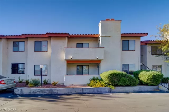 MLS: 2416916 Condo For Sale