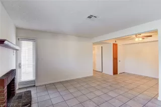 Photo #6: 2416916 Listing 