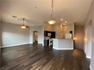 Photo #3: 2416933 Listing 