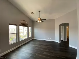 Photo #4: 2416933 Listing 