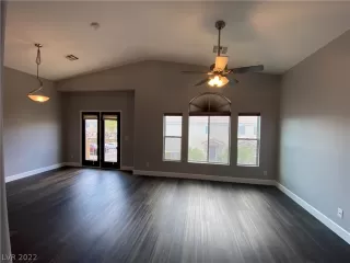 Photo #5: 2416933 Listing 