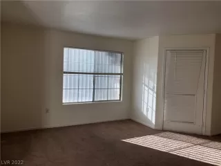 Photo #4: 2416943 Listing 