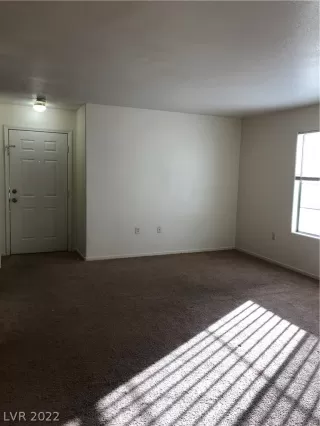 Photo #5: 2416943 Listing 