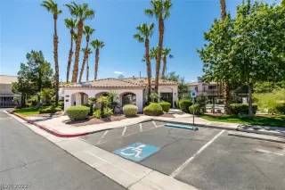 Photo #3: 2416958 Listing