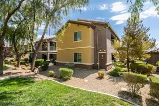 Photo #2: 2416972 Listing