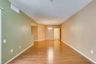 Photo #5: 2416972 Listing