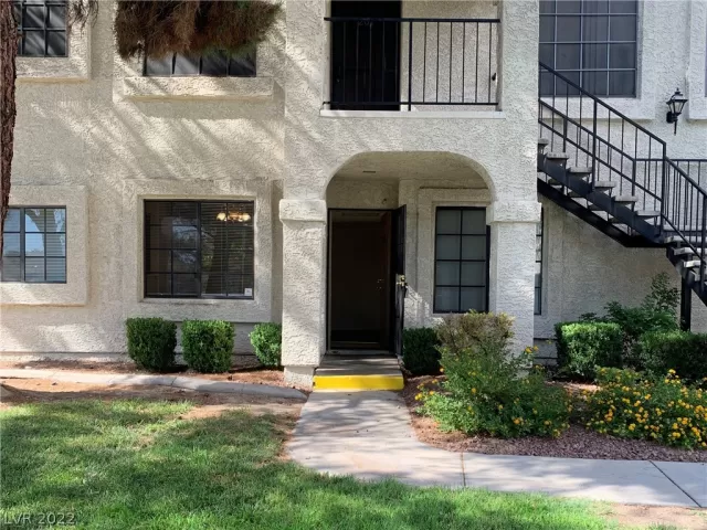 MLS: 2417001 Condo For Sale