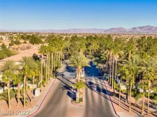 Photo #2: 2417046 Listing