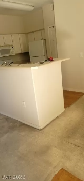 Photo #5: 2417046 Listing