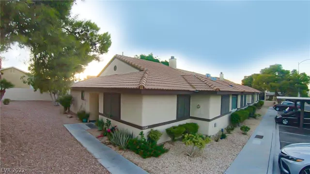 MLS: 2417048 Condo For Sale