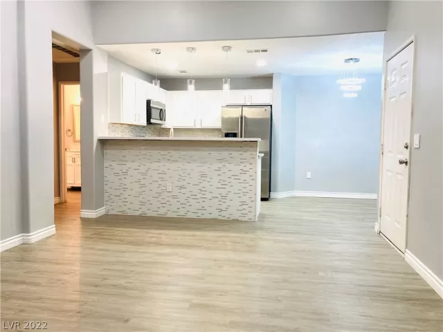 MLS: 2417059 Condo For Sale