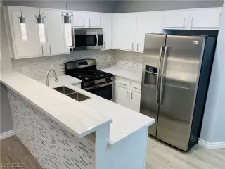 Photo #1: 2417059 Listing