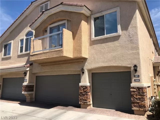 MLS: 2417080 Condo For Sale