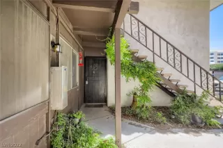 Photo #1: 2417101 Listing 