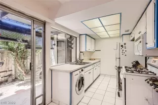 Photo #5: 2417101 Listing 