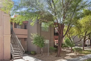 Photo #3: 2417119 Listing