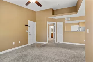 Photo #5: 2417119 Listing