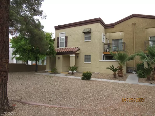 MLS: 2417138 Condo For Sale