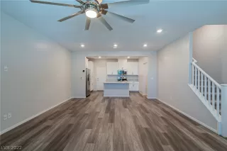 Photo #5: 2417179 Listing