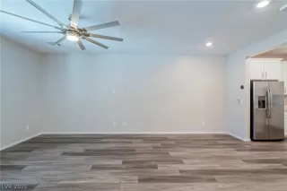 Photo #6: 2417179 Listing