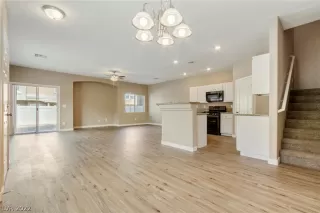 Photo #2: 2417187 Listing