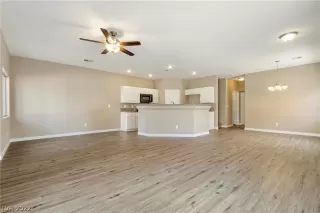 Photo #3: 2417187 Listing