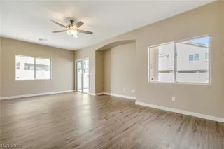 Photo #4: 2417187 Listing