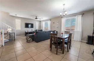 Photo #5: 2417231 Listing