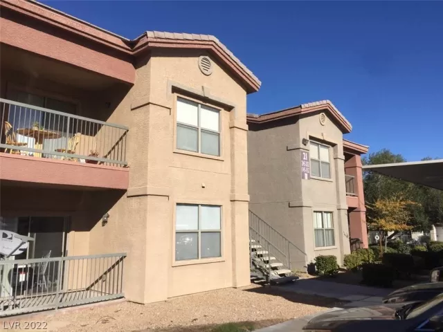 MLS: 2417258 Condo For Sale