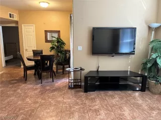 Photo #3: 2417258 Listing