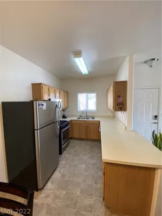 Photo #5: 2417260 Listing