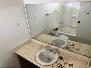 Photo #4: 2417267 Listing 