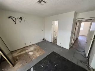 Photo #5: 2417267 Listing 