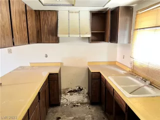 Photo #6: 2417267 Listing 