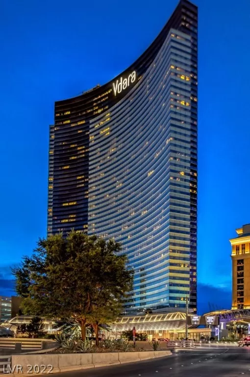 MLS: 2417299 Condo For Sale