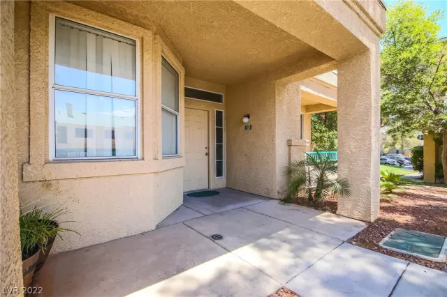 MLS: 2417302 Condo For Sale