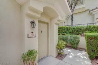 Photo #1: 2417340 Listing 