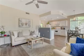 Photo #3: 2417340 Listing 