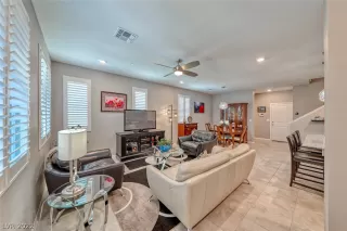 Photo #5: 2417398 Listing