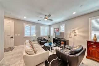 Photo #6: 2417398 Listing