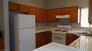 Photo #4: 2417409 Listing 